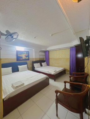 Golden Hotel
